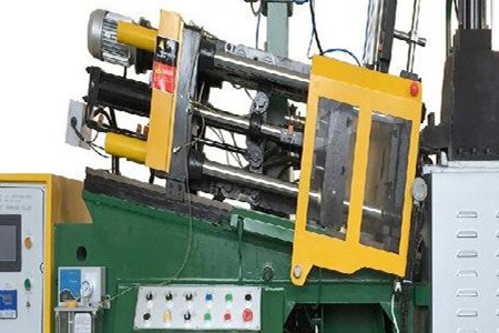 為什么很多客戶選擇東方壓鑄生產(chǎn)的壓鑄機(jī)？